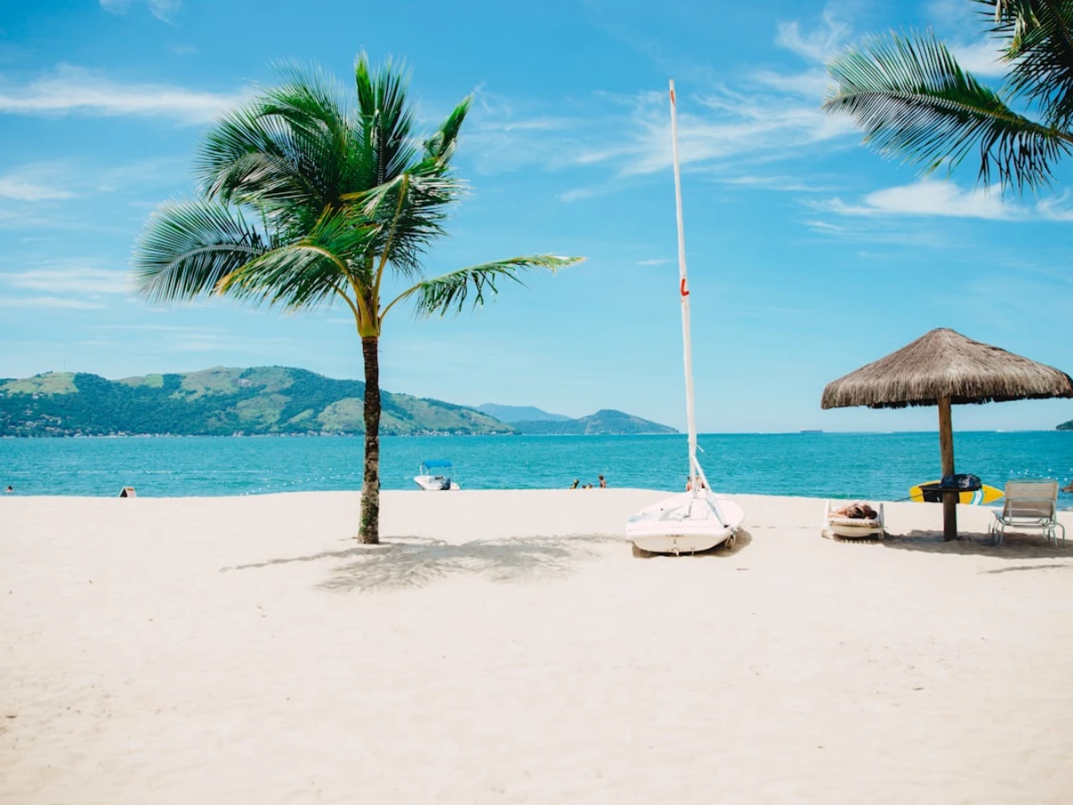 The 2025/2026 summer season in Florianópolis: tourism figures and what they mean for investors