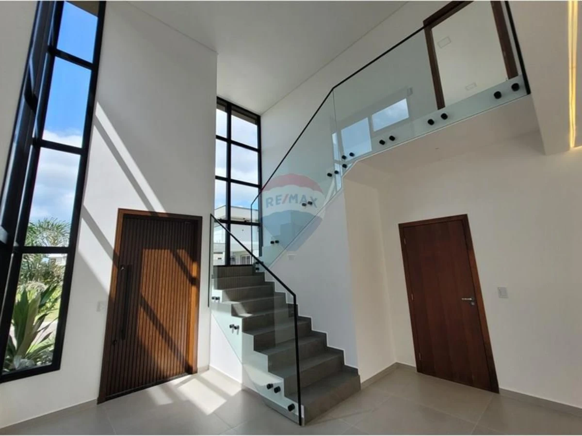 Casa 4 Dormitórios à Venda no Condomínio Arvoredo, Rio Vermelho
