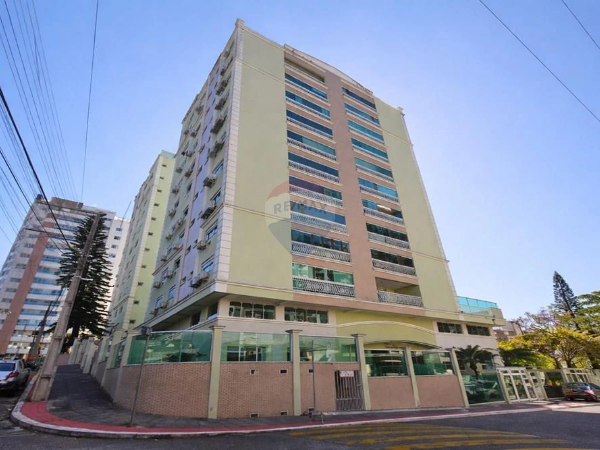 Cobertura 252 m² com Vista para o Mar — Agronômica, Florianópolis