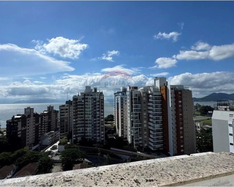 Cobertura 252 m² com Vista para o Mar — Agronômica, Florianópolis
