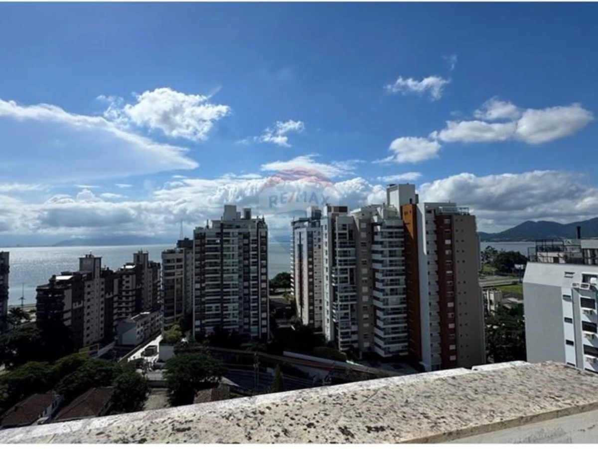 Cobertura 252 m² com Vista para o Mar — Agronômica, Florianópolis