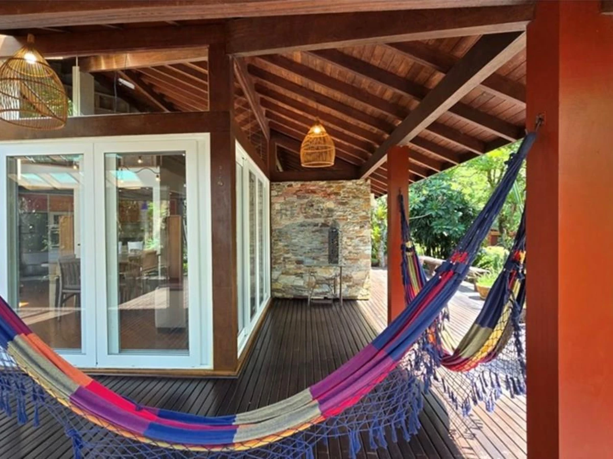 Casa 5 Dormitórios — 85.853 m² de Terreno na Costa de Dentro, Florianópolis