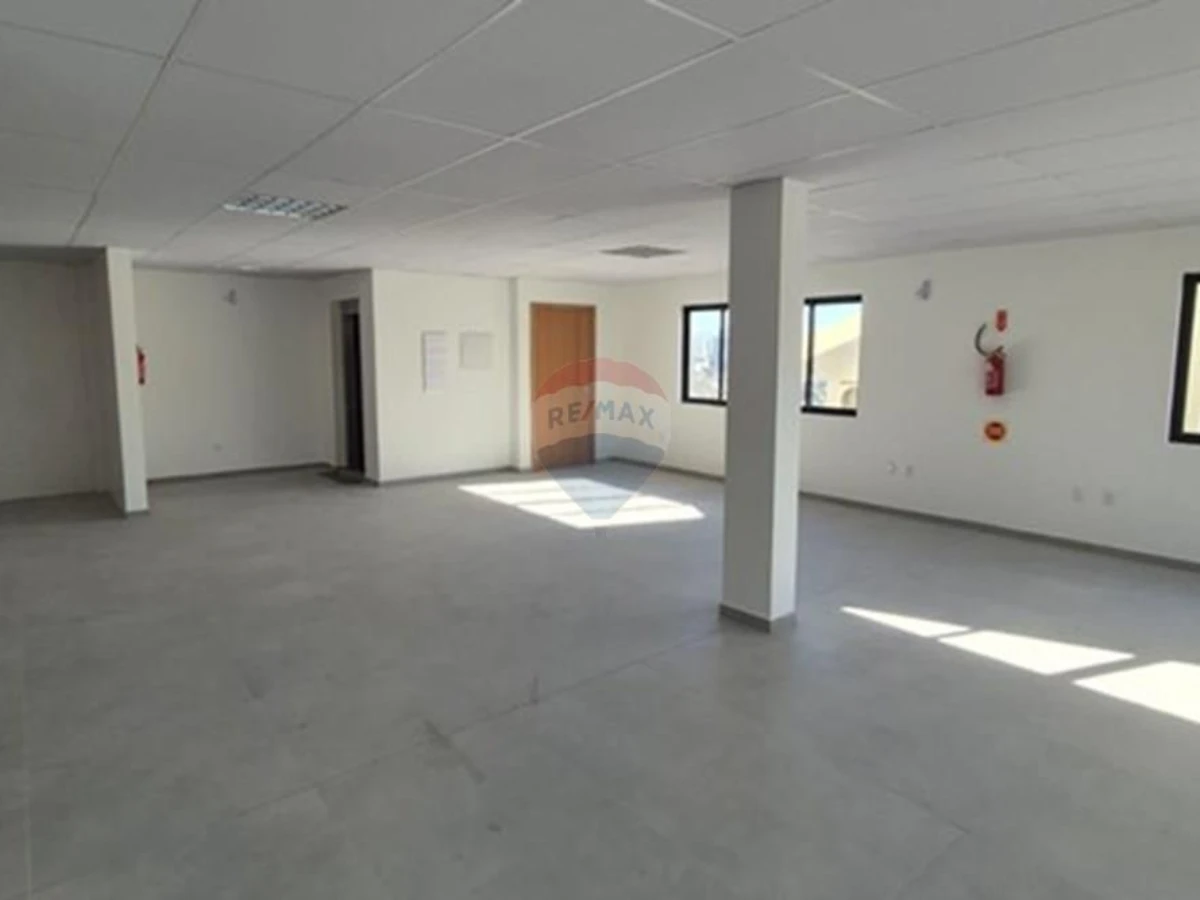 Prédio Comercial à Venda — Jardim Atlântico, Florianópolis SC
