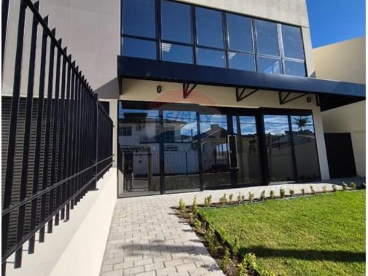 Prédio Comercial à Venda — Jardim Atlântico, Florianópolis SC