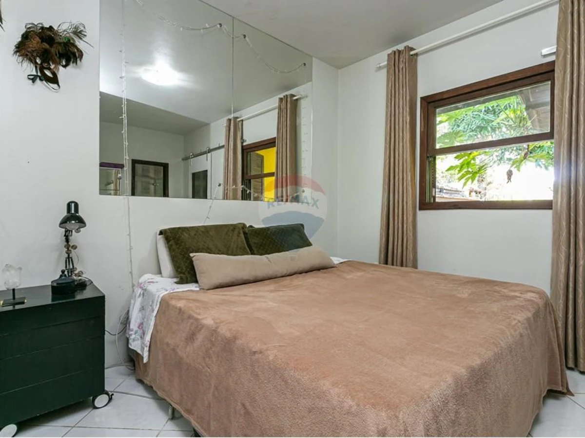 Casa 4 Quartos à Venda no Campeche, Florianópolis — Terreno de 580 m²