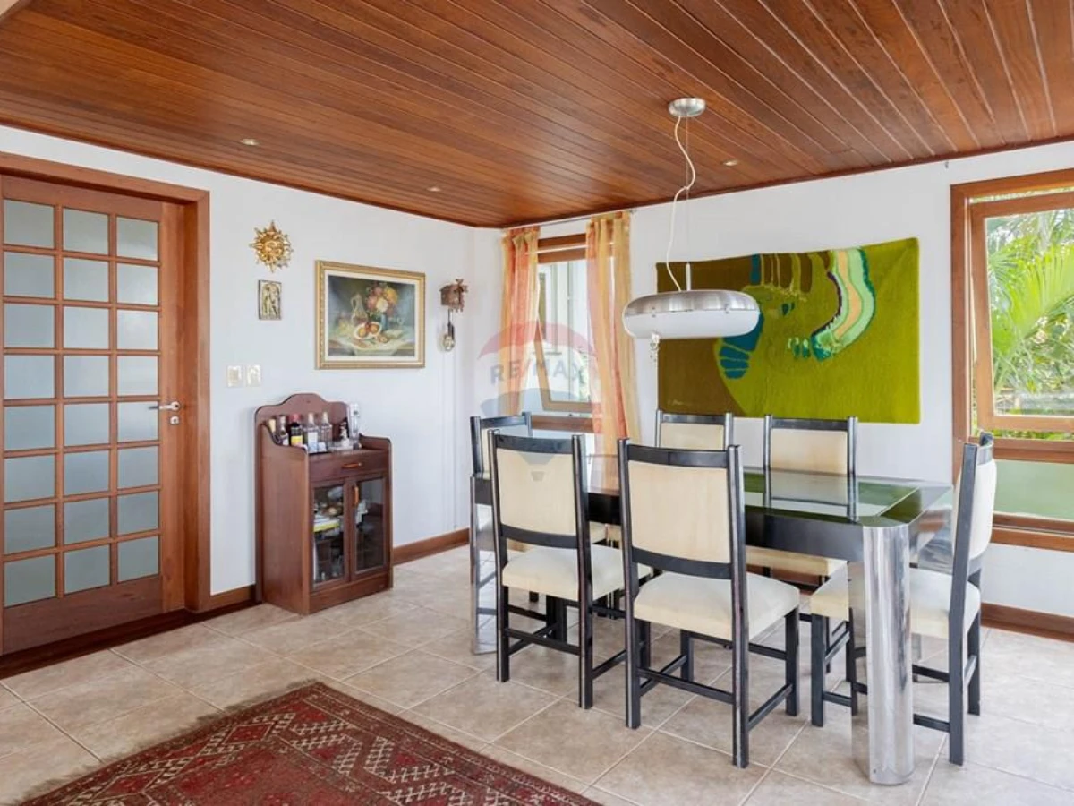Casa 3 Dormitórios com Vista para a Baía Norte — João Paulo, Florianópolis