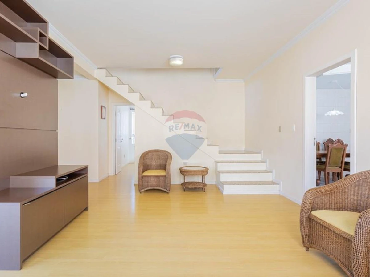 Casa de Condomínio 5 Dormitórios à Venda no João Paulo, Florianópolis