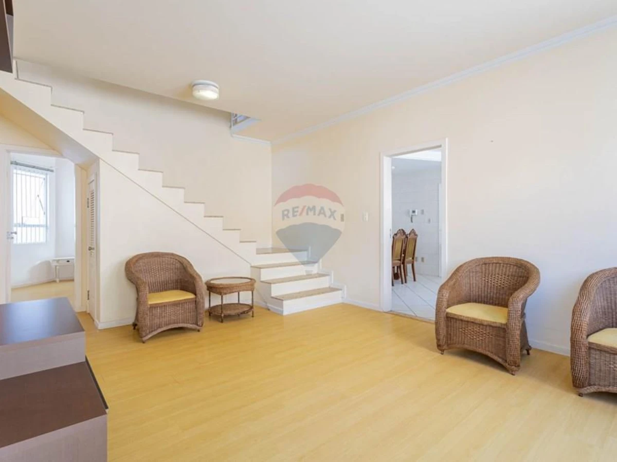 Casa de Condomínio 5 Dormitórios à Venda no João Paulo, Florianópolis