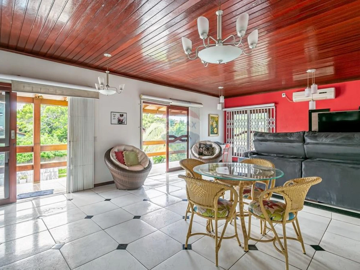 Casa 4 Quartos à Venda no Rio Vermelho, Florianópolis