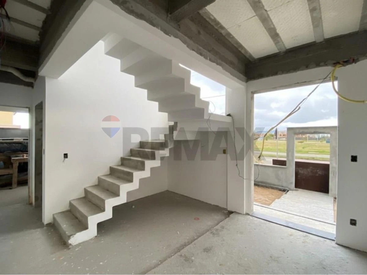 Casa 4 Suítes à Venda no Jardim Campeche, Florianópolis