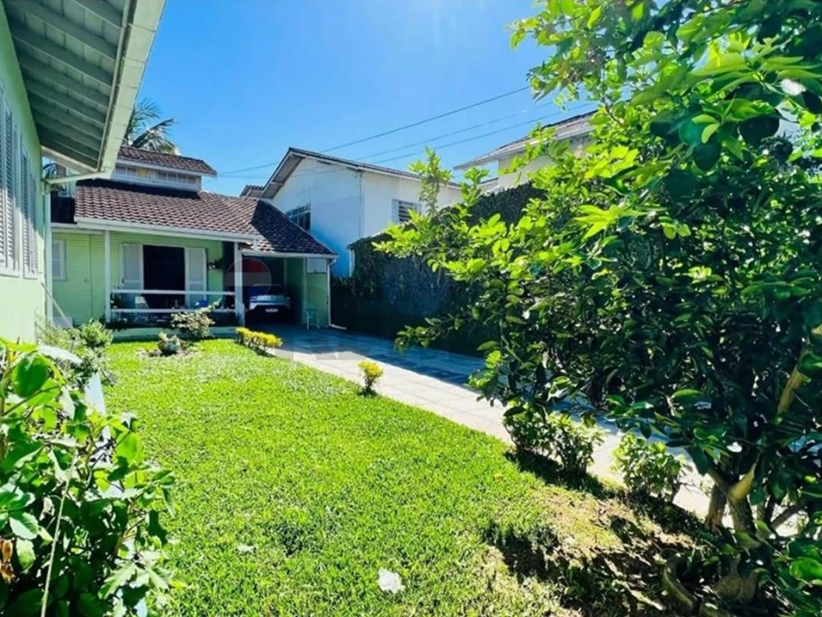Casa à Venda no Campeche, Florianópolis — Terreno de 450 m²