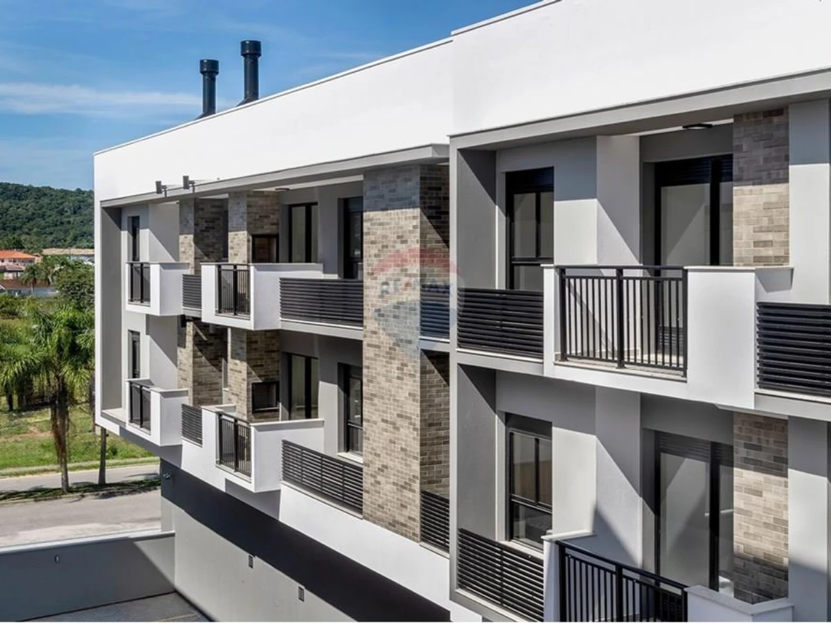 Apartamento 1 Dormitório com Suíte à Venda em Cachoeira do Bom Jesus, Florianópolis