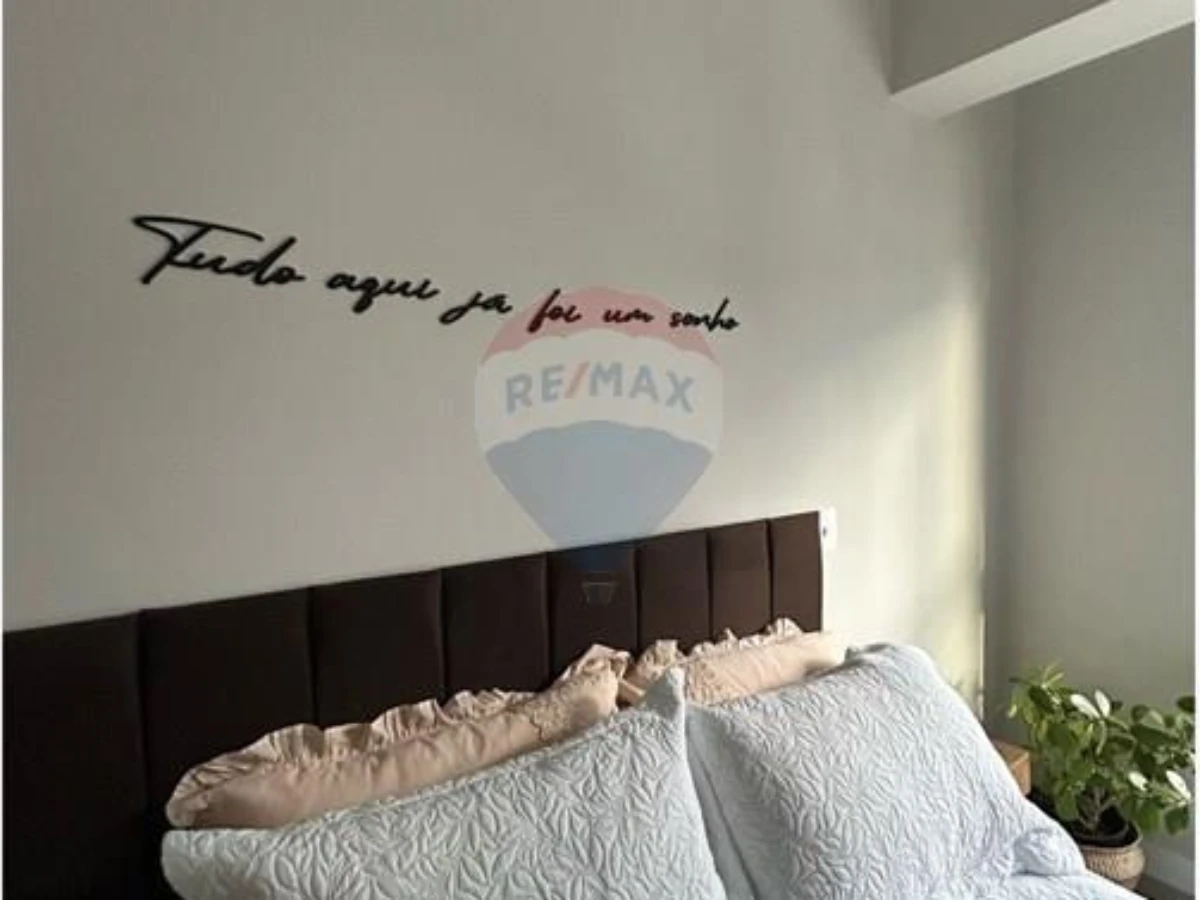 Apartamento Mobiliado 1 Quarto à Venda — Cachoeira do Bom Jesus, Florianópolis