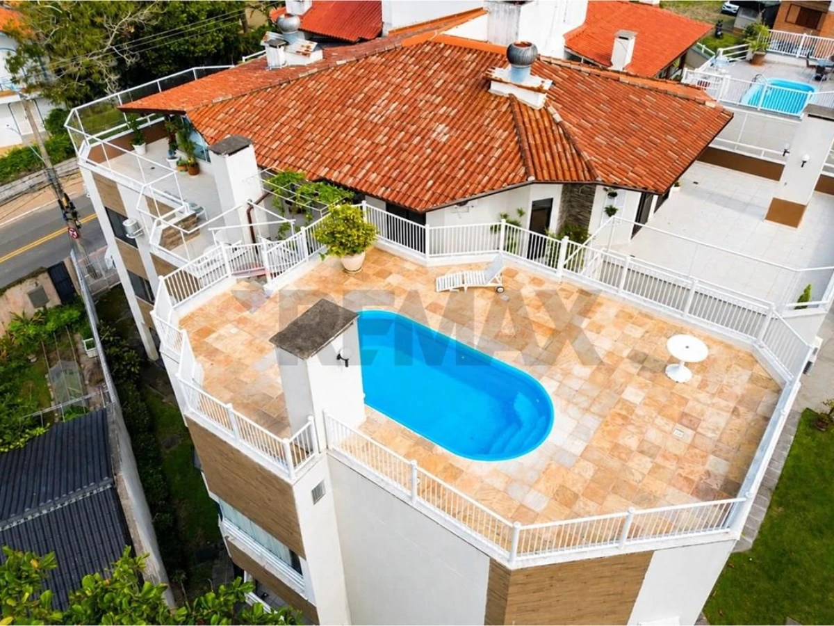 Cobertura 3 Quartos com Piscina Privativa — Canasvieiras, 30 m da Praia