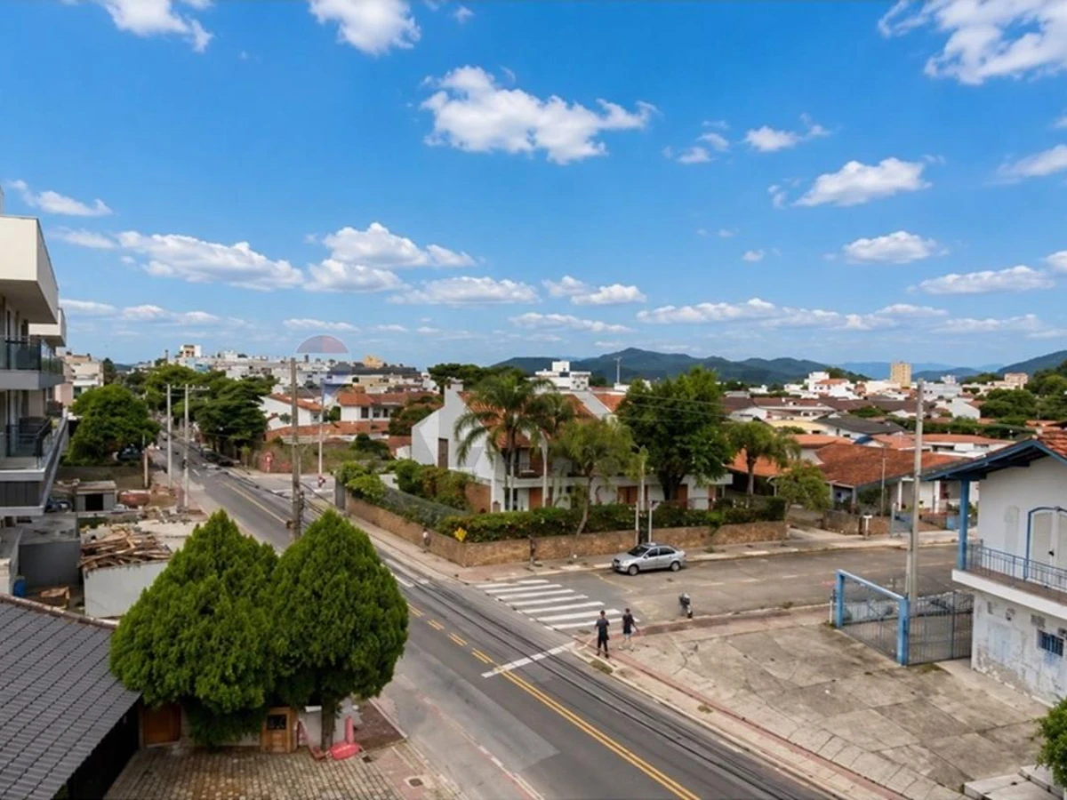 Cobertura 3 Quartos com Piscina Privativa — Canasvieiras, 30 m da Praia