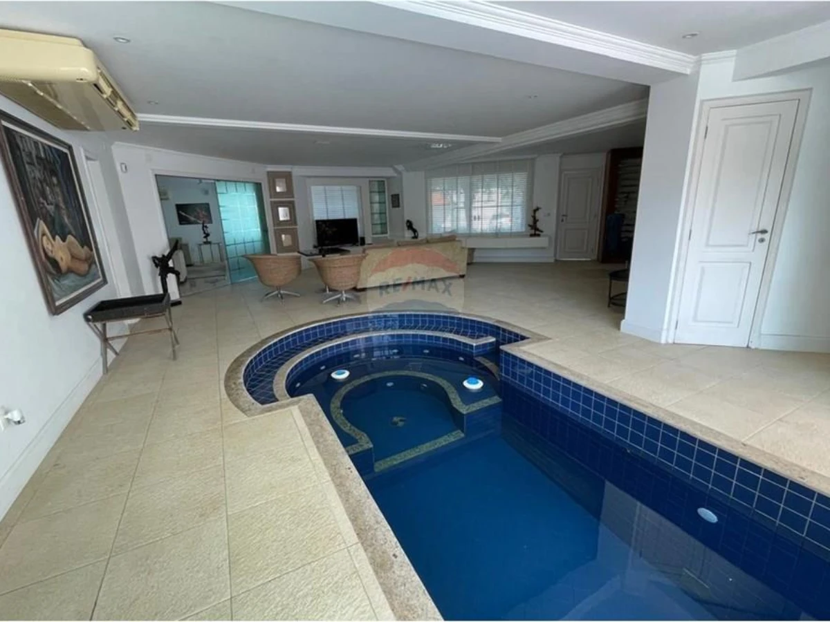 Casa 7 Dormitórios à Venda na Lagoa da Conceição, Florianópolis