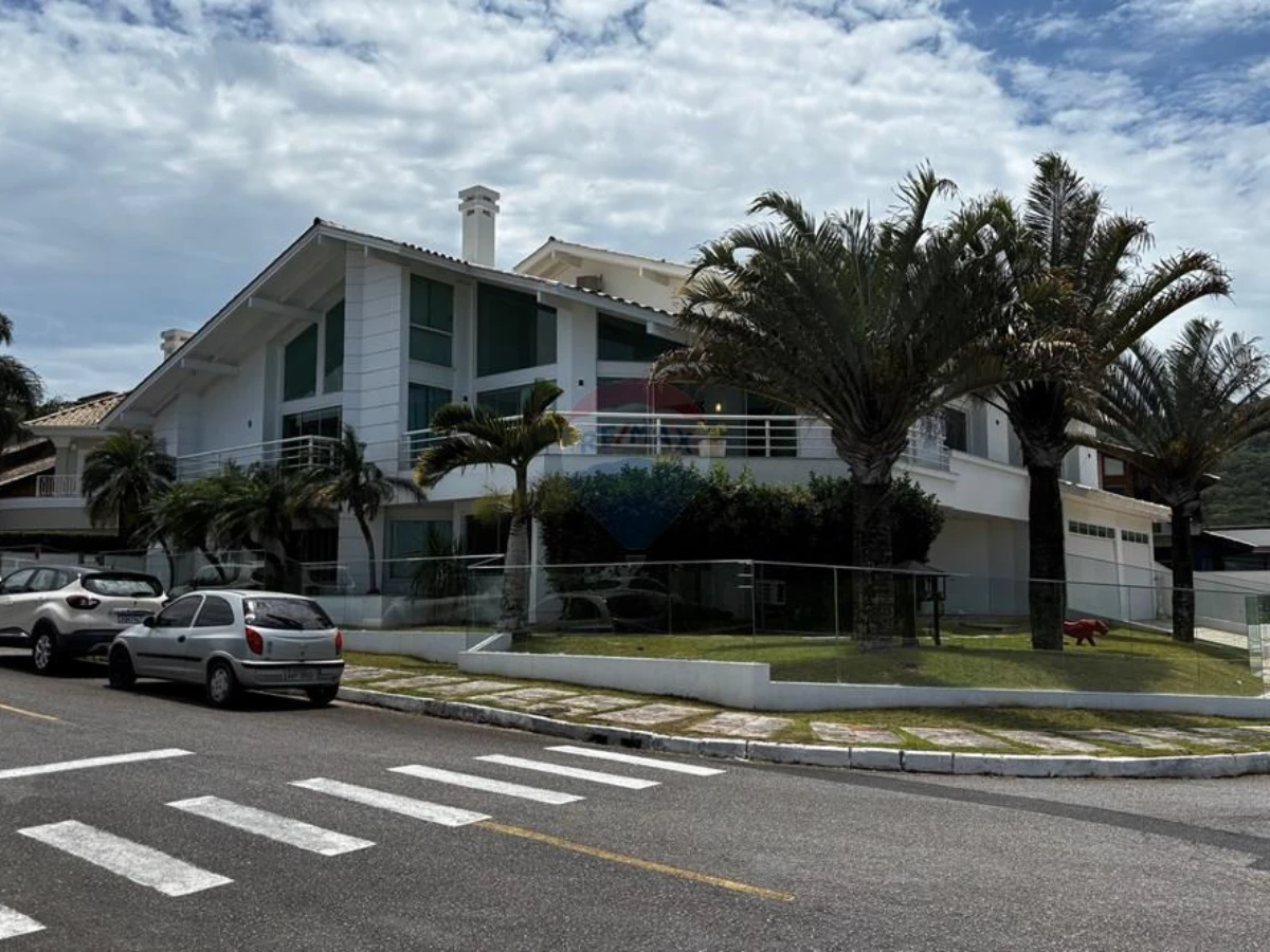 Casa 7 Dormitórios à Venda na Lagoa da Conceição, Florianópolis