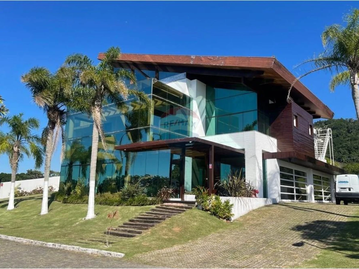 Casa 8 Dormitórios à Venda — Costão Golf Ville, Ingleses