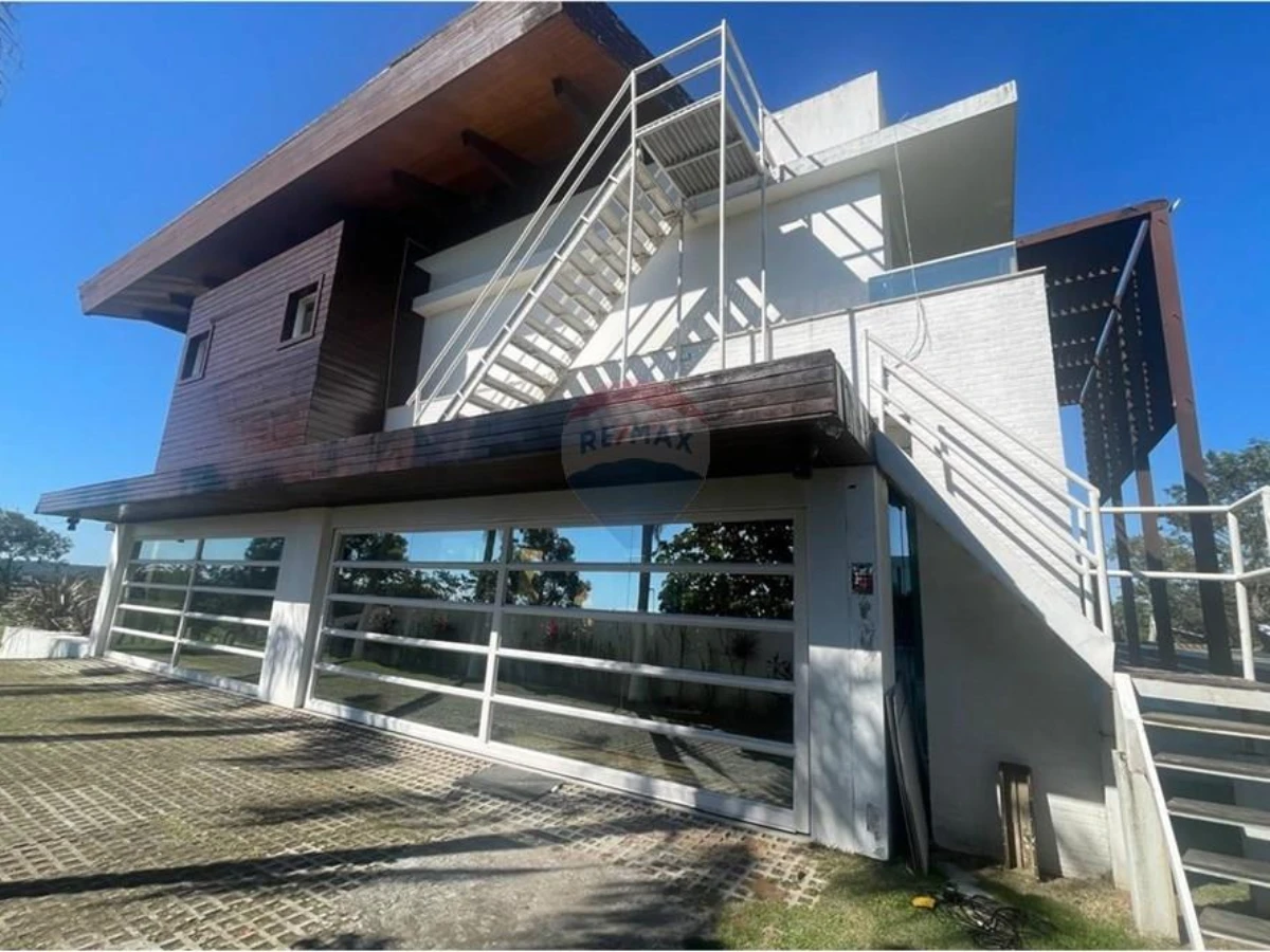 Casa 8 Dormitórios à Venda — Costão Golf Ville, Ingleses