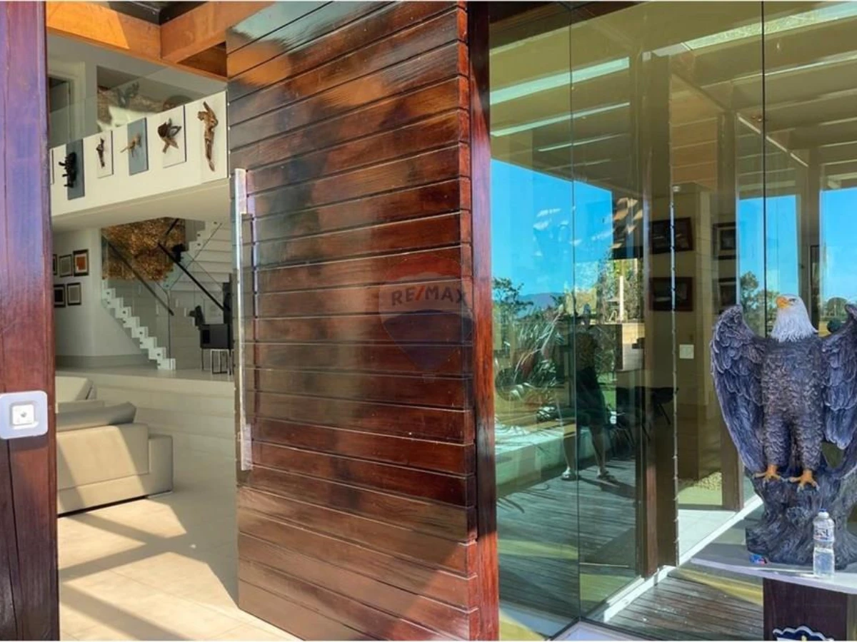 Casa 8 Dormitórios à Venda — Costão Golf Ville, Ingleses