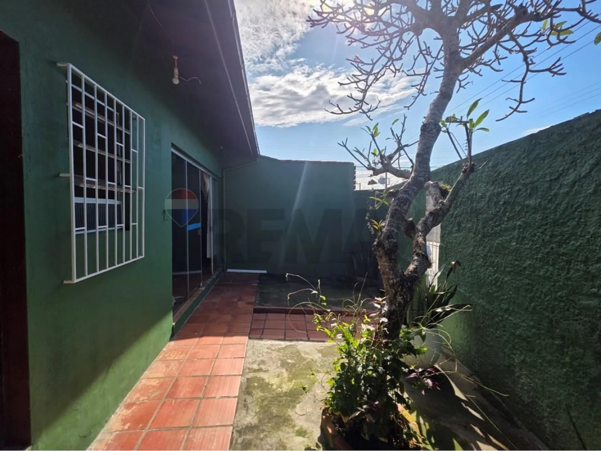 Casa 3 Quartos à Venda em Ingleses, Florianópolis — 250 m²