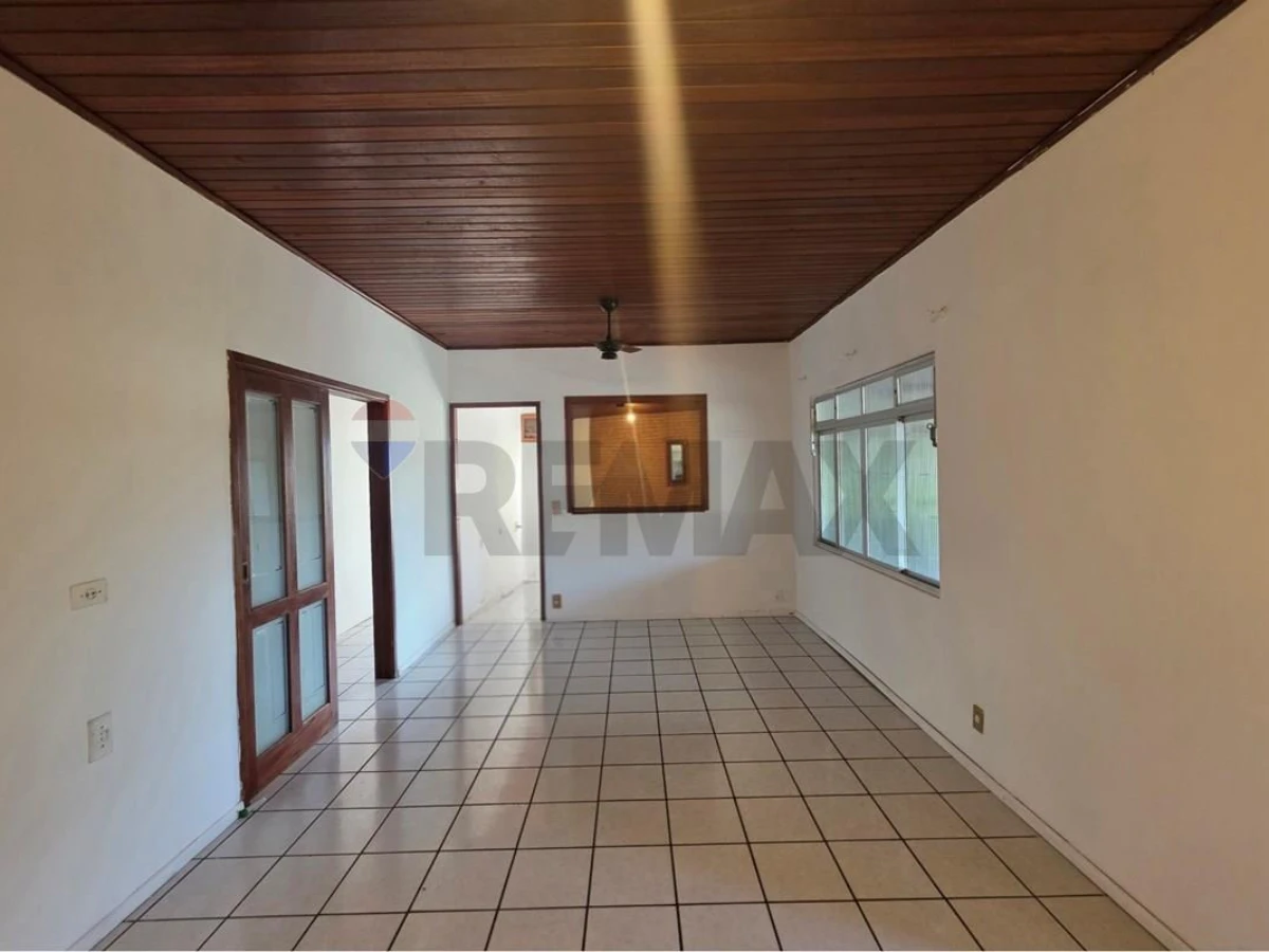 Casa 3 Quartos à Venda em Ingleses, Florianópolis — 250 m²