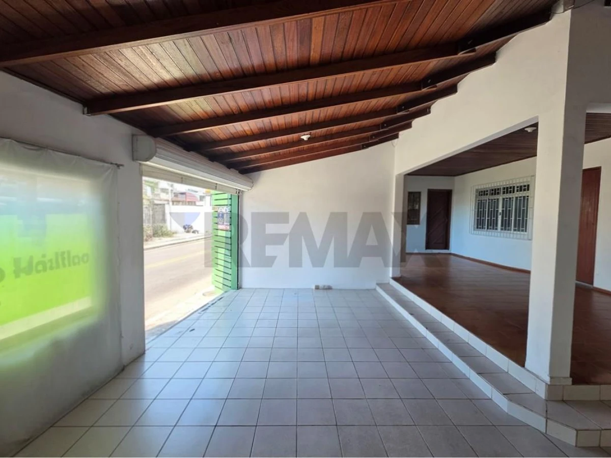 Casa 3 Quartos à Venda em Ingleses, Florianópolis — 250 m²