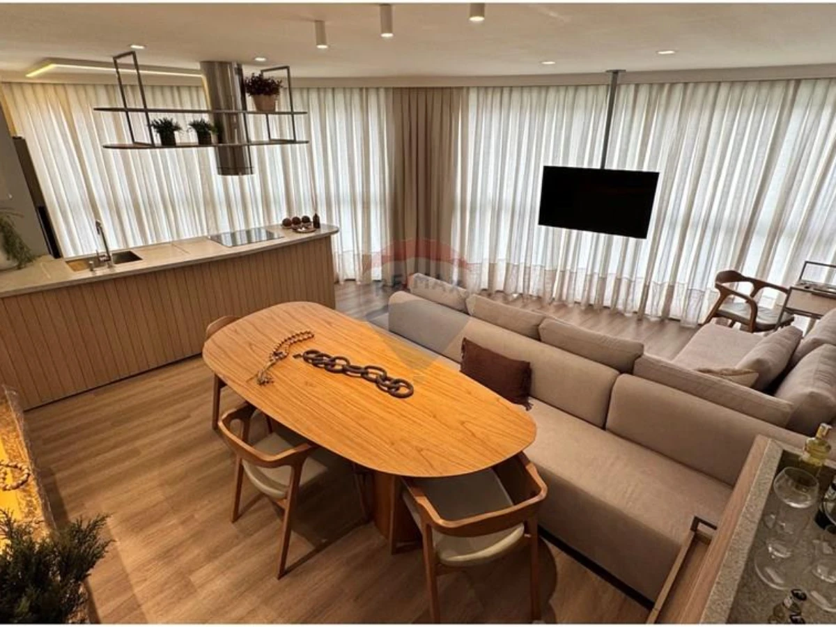 Apartamento 2 Dormitórios com Vista para o Mar à Venda em Ingleses, Florianópolis