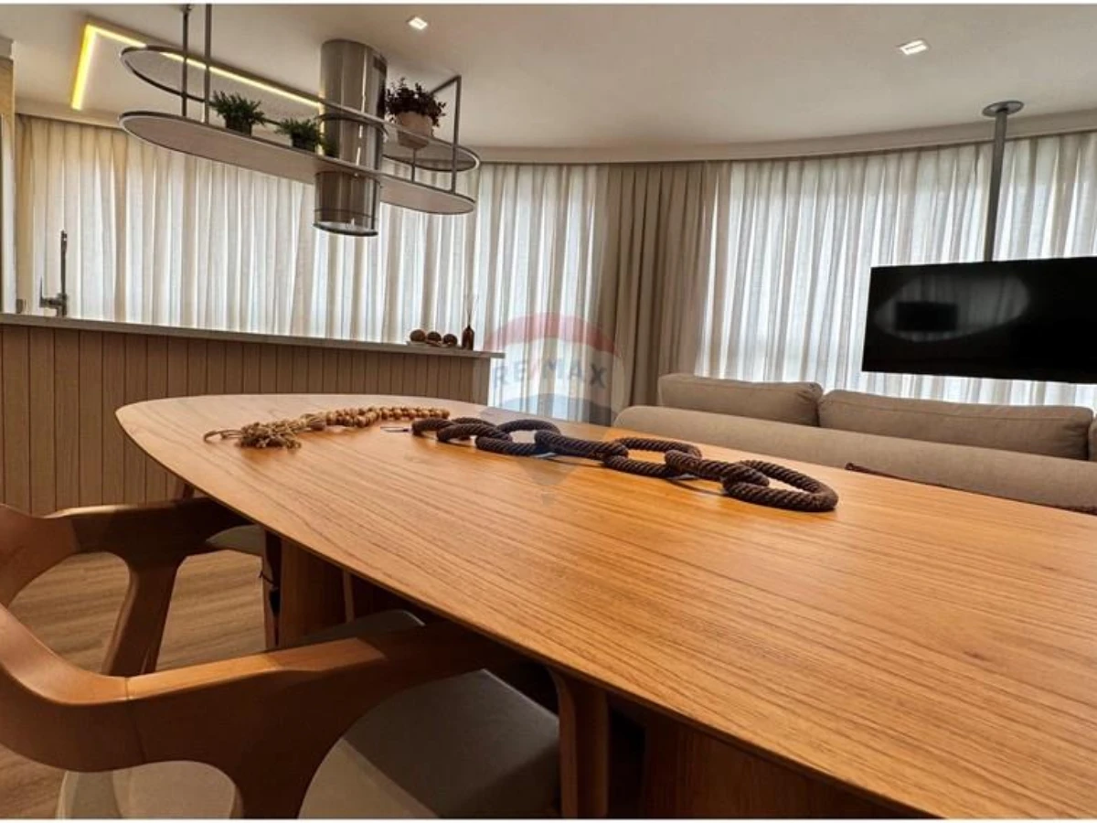 Apartamento 2 Dormitórios com Vista para o Mar à Venda em Ingleses, Florianópolis