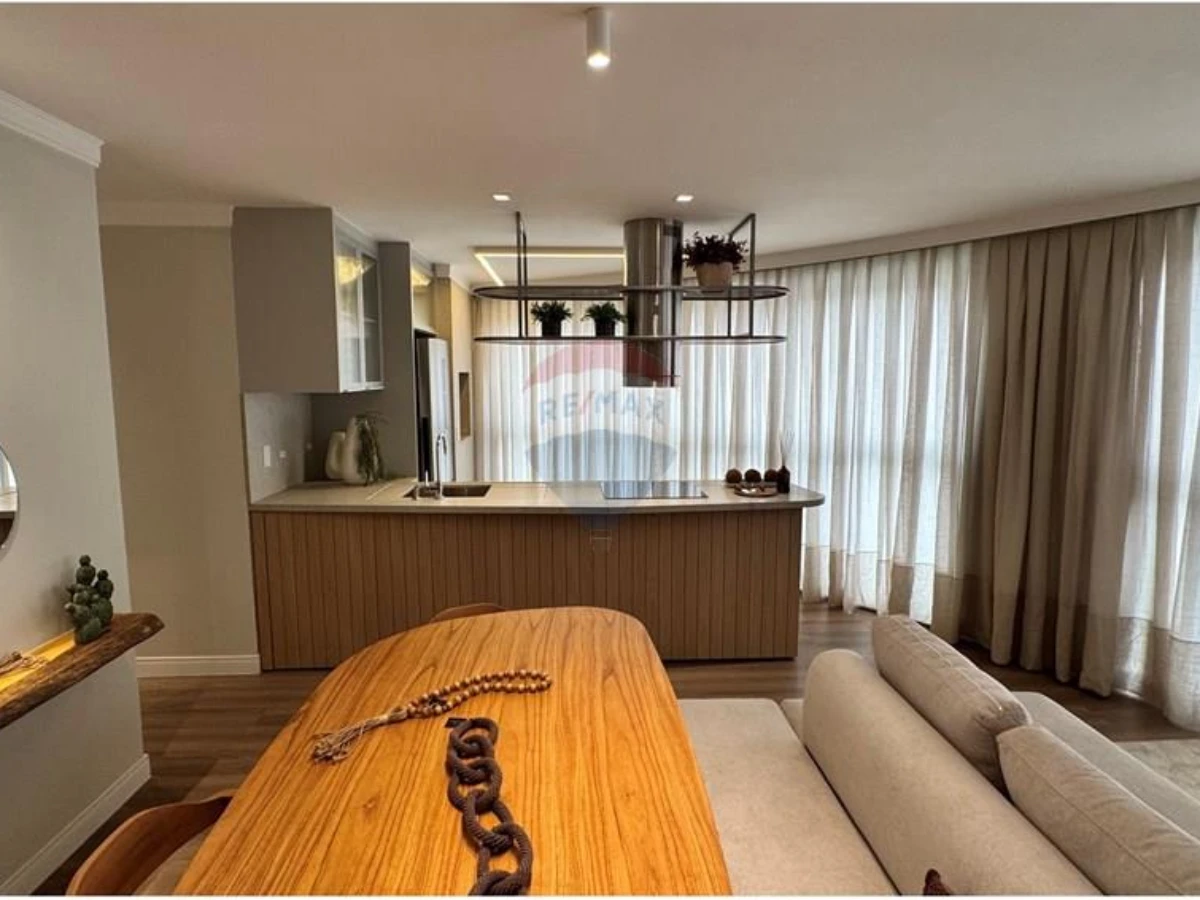 Apartamento 2 Dormitórios com Vista para o Mar à Venda em Ingleses, Florianópolis